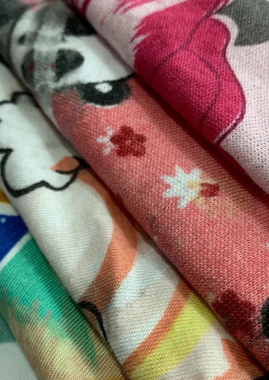 Rolos de malha estampada tipo borrão